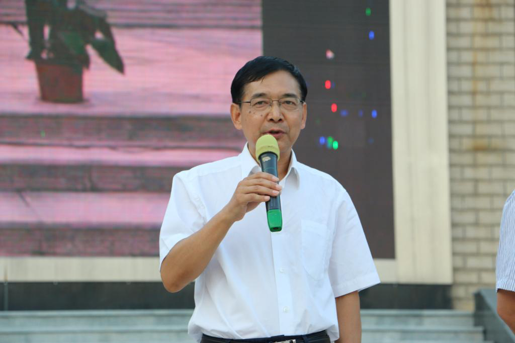 明德学院举行庆祝中华人民共和国成立70周年暨学院20周年院庆,倒计时50天院史院情主题教育接力跑活动 明德学院举行庆祝中华人民共和国成立70周年暨学院20周年院庆,倒计时50天院史院情主题教育接力跑活动