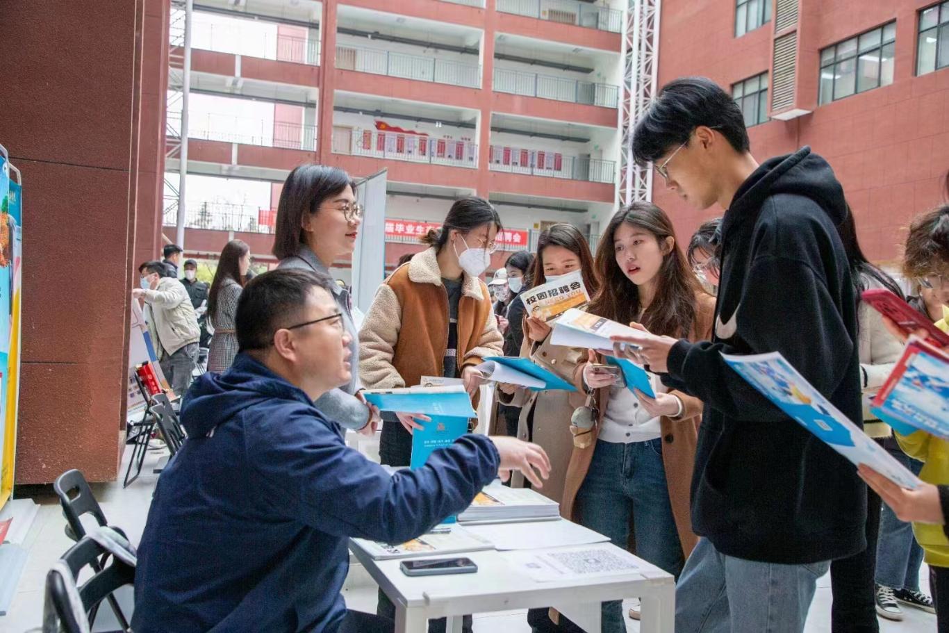 西安明德理工学院多措并举促就业 西安明德理工学院多措并举促就业