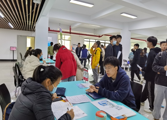 稳就业 谋合作 促供需 西安明德理工学院举办西安市高新区人才引进专场招聘会 稳就业 谋合作 促供需 西安明德理工学院举办西安市高新区人才引进专场招聘会