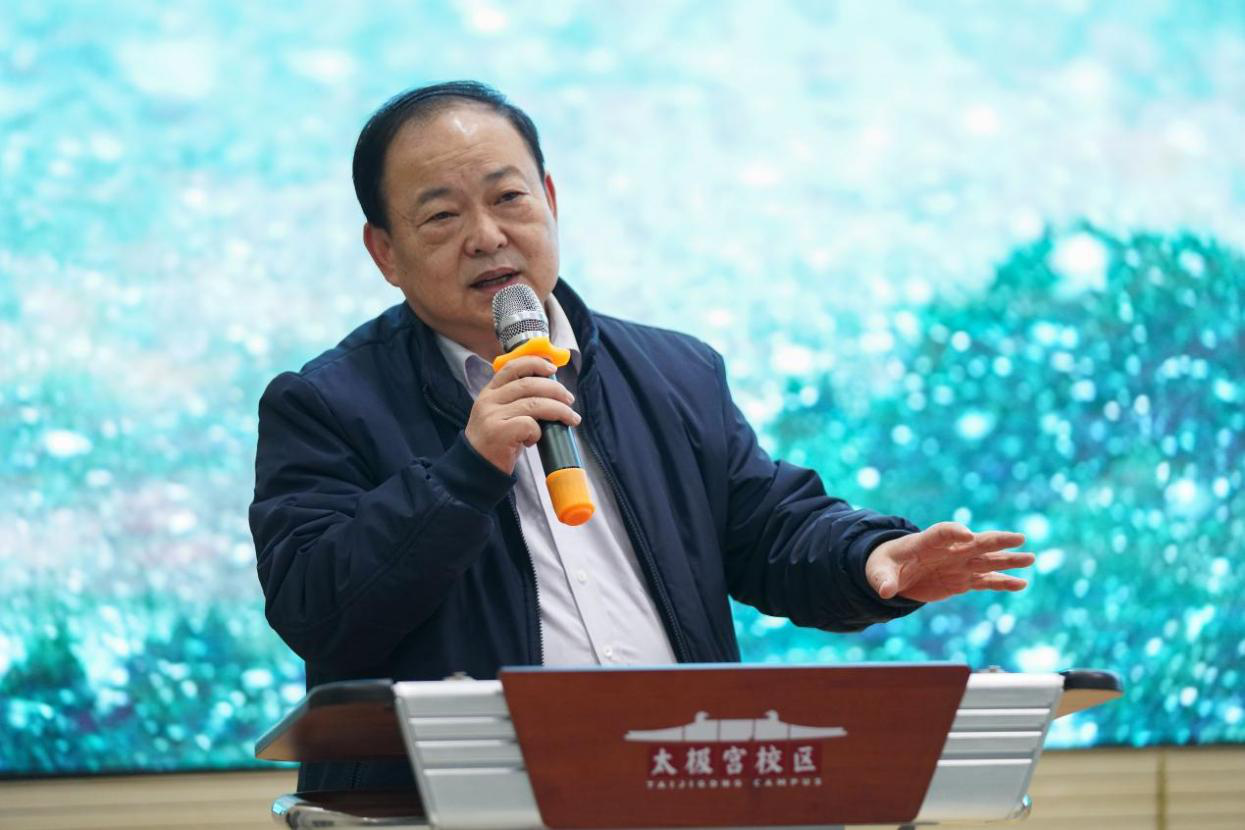 陕文投原董事长王勇等领导嘉宾一行考察西安明德理工学院，并出席瀛湖采风总结会